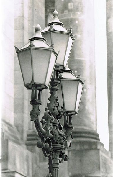 Street lamp by Bernardo Peters Velasquez