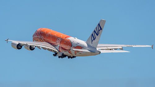 ANA Airbus A380 passagiersvliegtuig. van Jaap van den Berg