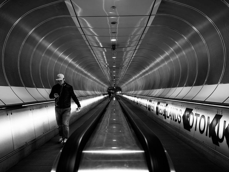 Homme dans le tunnel par Fokko Muller