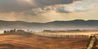 Sunrise over the mountains in Val D' Orcia by Marc de IJk thumbnail