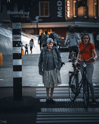 wanneer je rustig aan het wachten bent bij het stoplicht