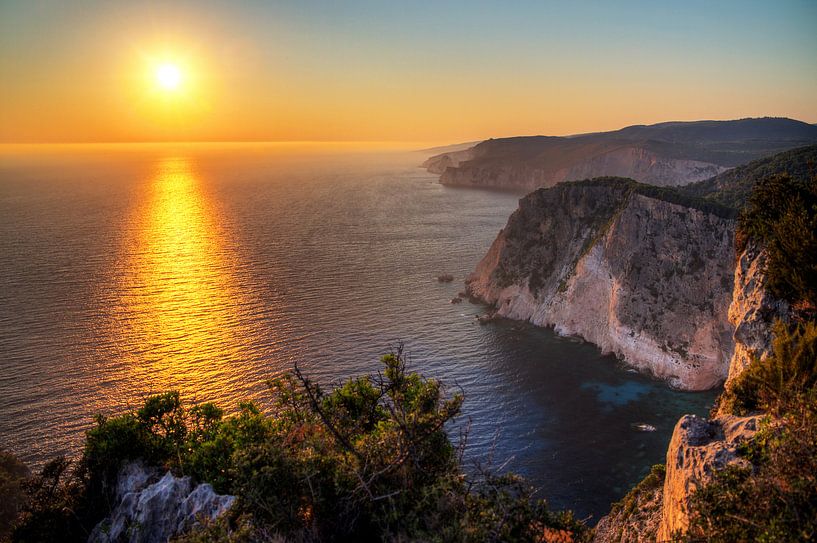 Keri Zakynthos zonsondergang van Dennis van de Water