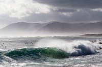 Ongerepte Kracht: Golven en Bergen aan de Zuid-Afrikaanse Kust van Kaap de Goede Hoop.