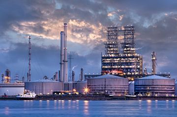 Petrochemical production plant at twilight_3 by Tony Vingerhoets