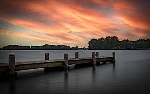 Steg bei Sonnenuntergang am Brielse Meer