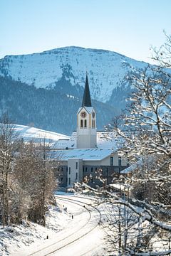 Oberstaufen in de winter met uitzicht op de Hochgrat van Leo Schindzielorz