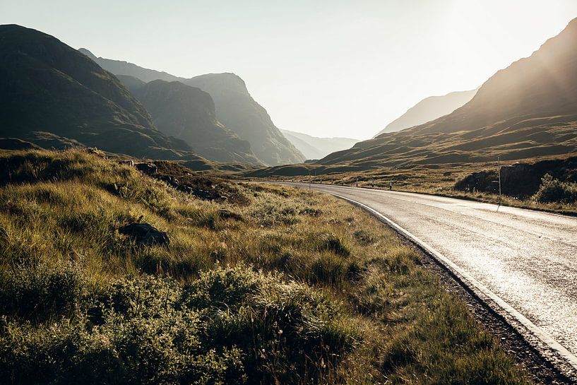 La route à travers la belle nature de Glencoe par Rebecca Gruppen
