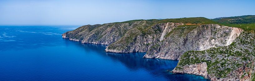 Schroffe Küste und stahlblaues Meer, Zakynthos von Frank Kuschmierz