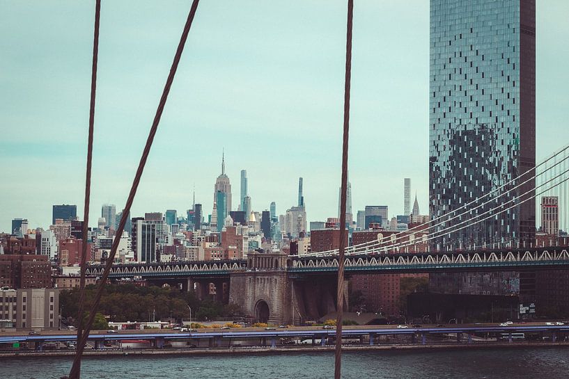 La ligne d'horizon de New York vue du pont de Brooklyn par Mick van Hesteren