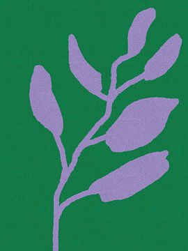 Violette bladeren op groen. van Dina Dankers