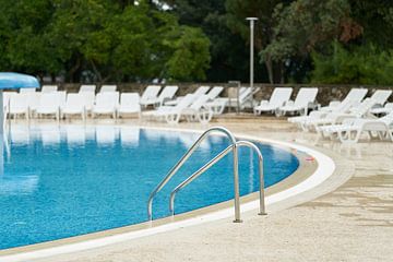 Zwembad in een hotelcomplex in Krk