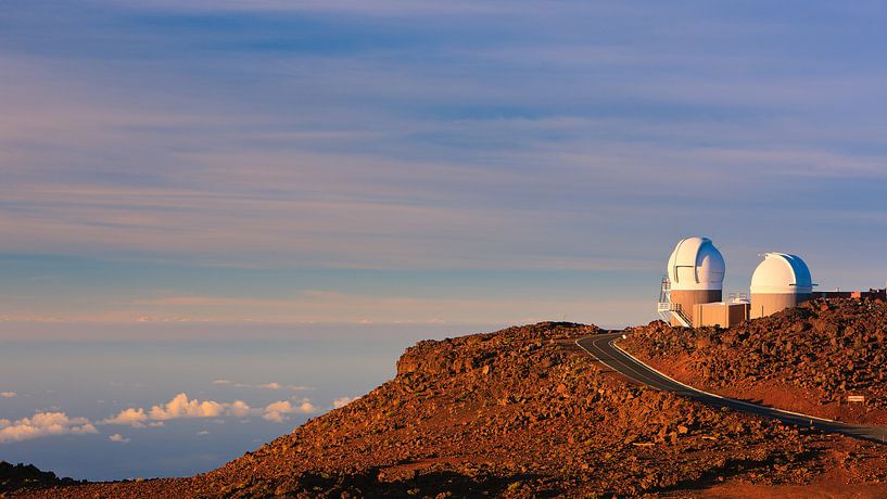 Astronomische telescopen op de Haleakala Vulkaan, Maui, Hawaii van Henk Meijer Photography