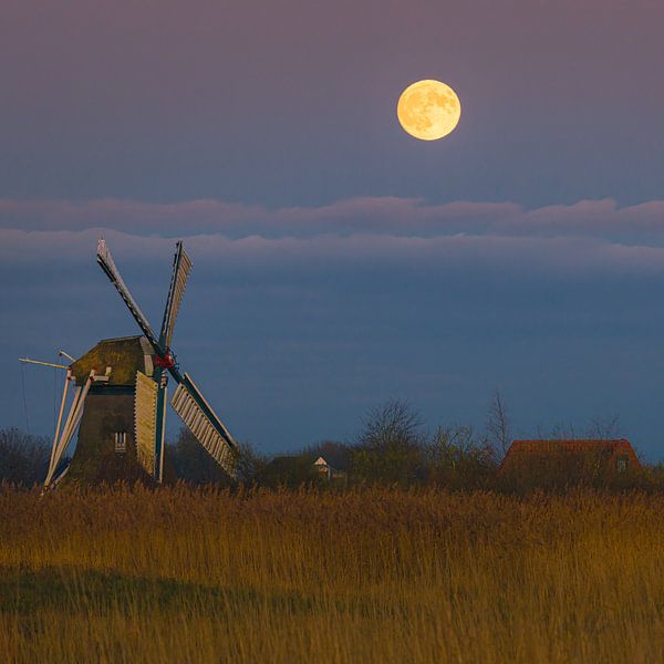 Full moon at the Noordermolen, Groningen, Netherlands by Henk Meijer Photography