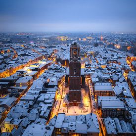 Le Peperbus à Zwolle dans la neige au lever du soleil sur Bas van der Gronde