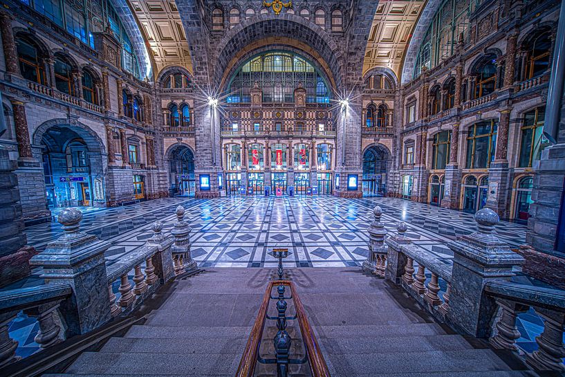 Antwerp Central Station by Dennis Donders