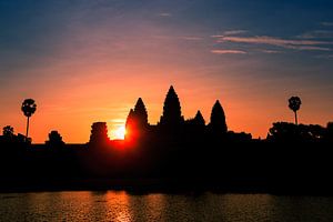 Lever du soleil à Angkor Vat, Cambodge sur Henk Meijer Photography