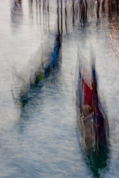 Venezianische Gondeln abstrakt von Andreas Müller