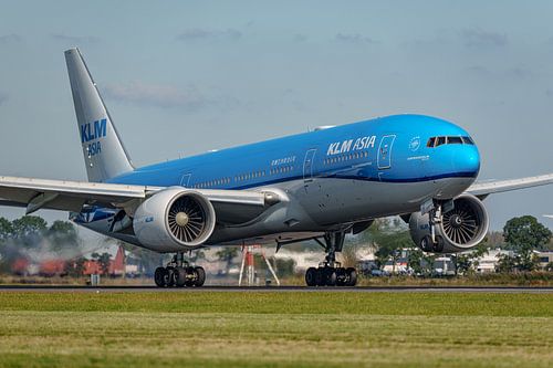 Landende KLM Boeing 777-200.
