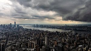 New York tegen zonsondergang met slecht weer op komst