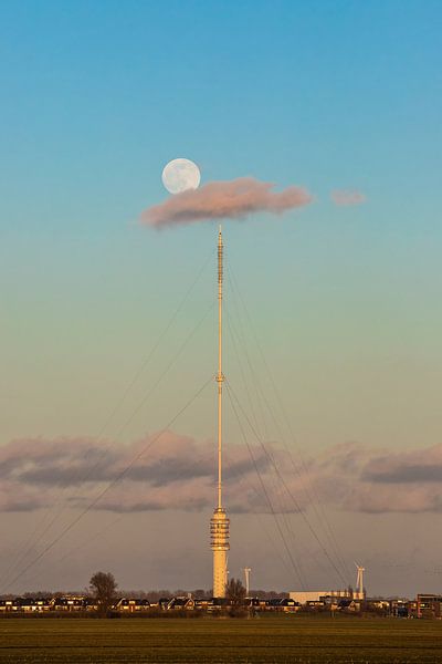 Vollmond über Sendemast Lopik IJsselstein von Peter Haastrecht, van