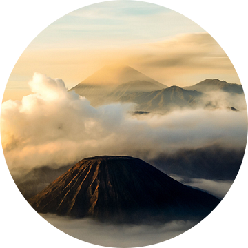 Zonsopgang op de berg Bromo Java Indonesië van Dieter Walther