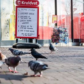 Drukte voor de winkel van Gwendolyn Pieters