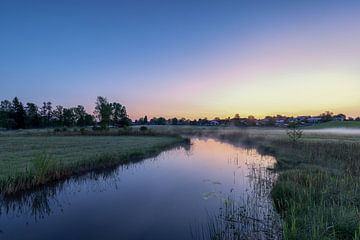 Blauw uur in Uffing van Teresa Bauer