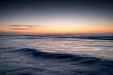 Zonsondergang aan zee van Gonnie van de Schans
