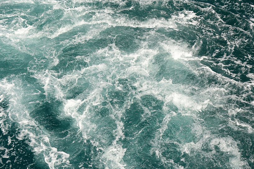 Rough clear water by Shot it fotografie