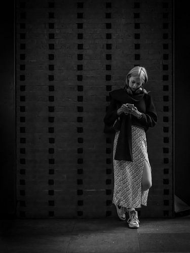 Waiting Girl, Antwerp