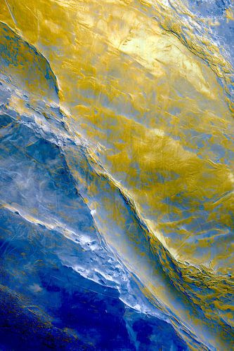 Abstract blauw met geel no 2 van Diana Mets