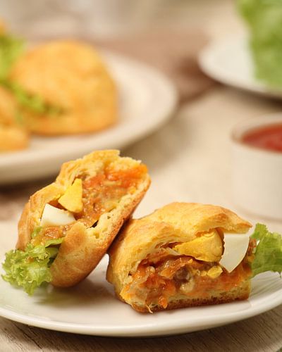 Chicken ragout puff