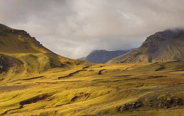 Bergen in IJsland van Marcel Kerdijk