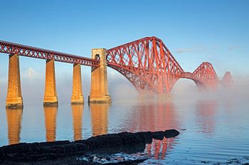 Forth Rail Bridge met aanvriezende mist, South Queensferry, Edinburg