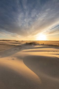 Coucher de soleil sur la plage de Zeeland sur Peter Haastrecht, van