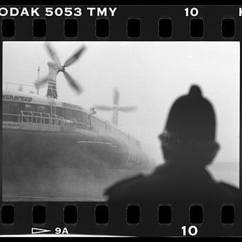 Hoverspeed Dover auf Schwarz-Weiß-Film
