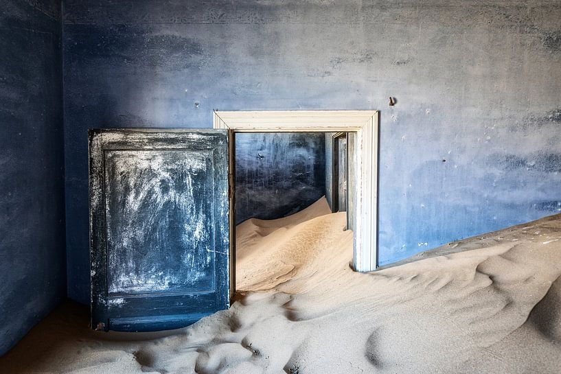 Kolmanskop 6 by Henk Leijen