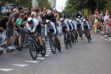 Movistar in de openingstijdrit in Utrecht tijdens de Vuelta 2022 van FreddyFinn