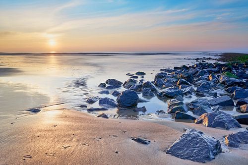 Dutch coast with beach and North Sea by eric van der eijk