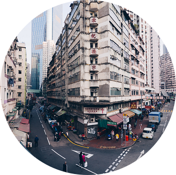 Typische straathoek in Wan Chai, op Hong Kong Island van Michiel Dros