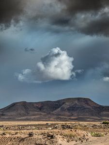 Fuerteventura wolkenlucht tijdens een subtropische winterbui