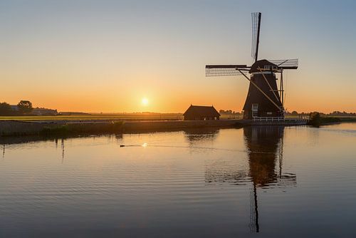 Lever de soleil au moulin à vent