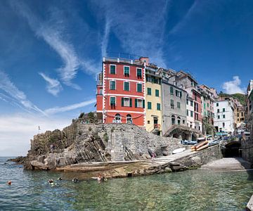 Riomaggiore, Cinque Terre, Italy. van Hille Bouma