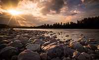 Zon over de Altaelva rivier van Peter Postmus thumbnail