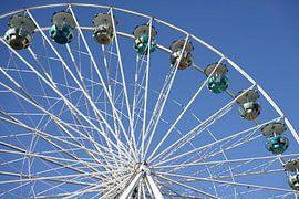 La grande roue dans une foire sur Heiko Kueverling