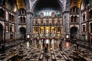 Antwerp railway station by Rob Boon