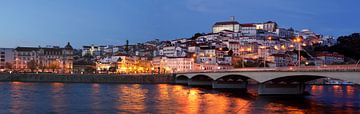 Oude stad, rivier, Mondego, Coimbra, Portugal, stad, avond, schemering van Torsten Krüger