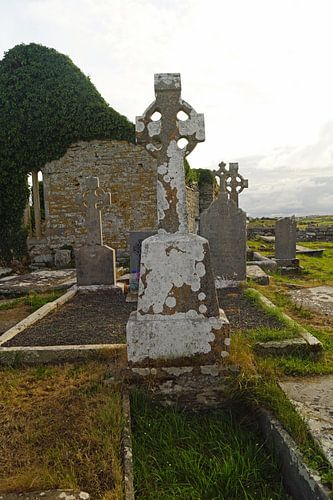 Ruïnes van de middeleeuwse kerk van Kilmacreehy met kerkhof