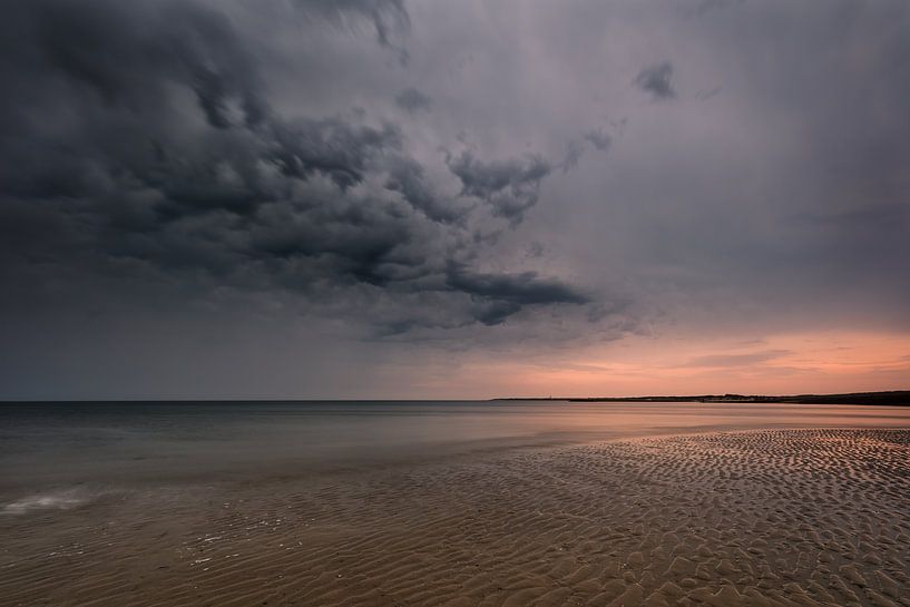 Cloud Invasion! van Karin de Bruin