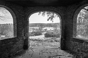 Vue de la chapelle sur le Tankenberg en noir et blanc